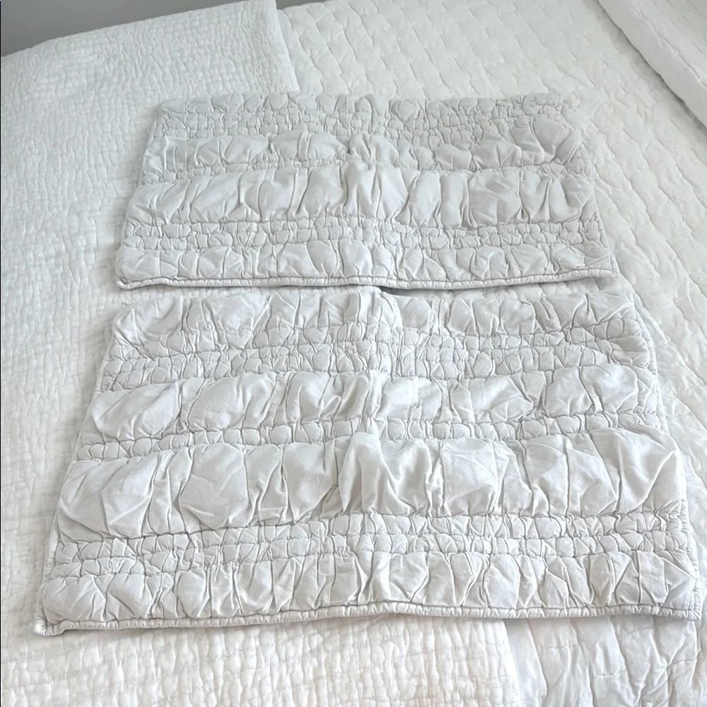 Pottery Barn Teen White Ruched Quilted Standard Pillow Shams